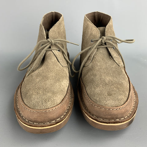 CLARKS Size 7 Taupe Suede Lace Up Chukka Boots
