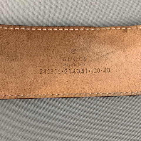 GUCCI 'Guccisima Interlocking' GG Heart Taille Taille 40 Ceinture en cuir verni gaufré rose