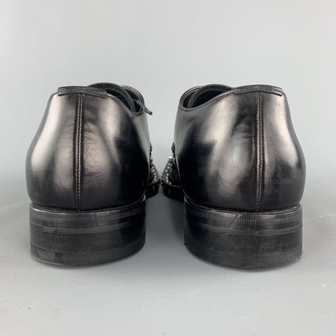 PRADA F/W 09 Taille 8.5 Chaussures à lacets en cuir clouté noir