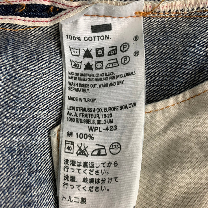 LEVI'S Taille 34 Jean à revers en denim délavé bleu