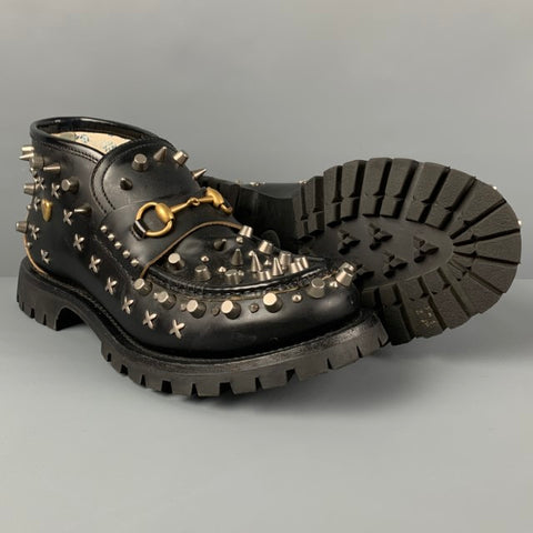GUCCI Taille 10 Bottes à enfiler en cuir clouté noir