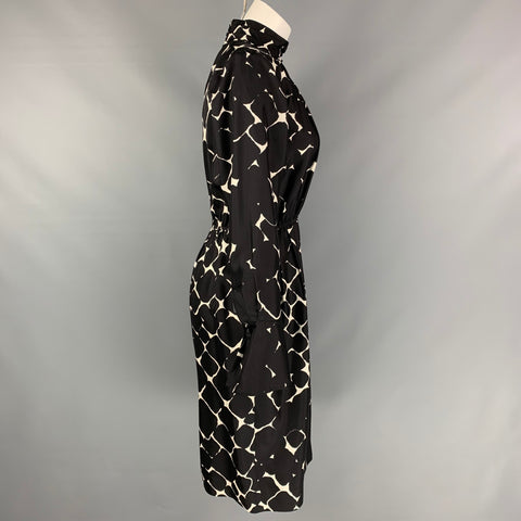 MARC JACOBS Taille 4 Robe droite en soie imprimée noire et blanche