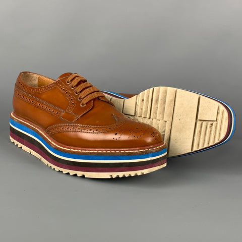 PRADA Talla 6.5 Zapatos con punta de ala perforada de cuero color canela