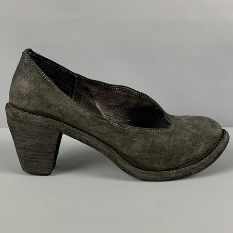 Zapatos de tacón desgastados de cuero color carbón GUIDI talla 8