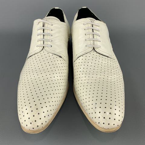 Zapatos de vestir con punta en punta de charol perforado blanco talla 10 de NDC