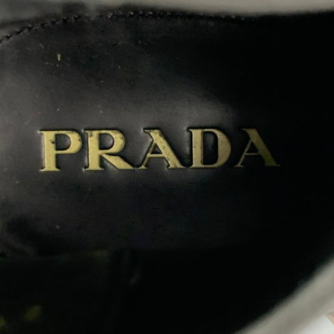 PRADA Taille 10,5 Bottines Chelsea en cuir clouté noir