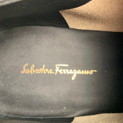SALVATORE FERRAGAMO Talla 9 Cordones de punta de cuero negro