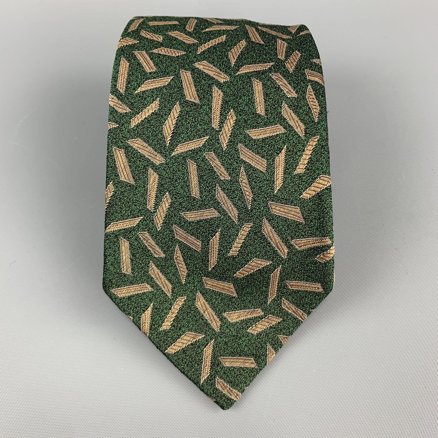 GIANNI VERSACE Green & Beige Geometric Print Silk Tie