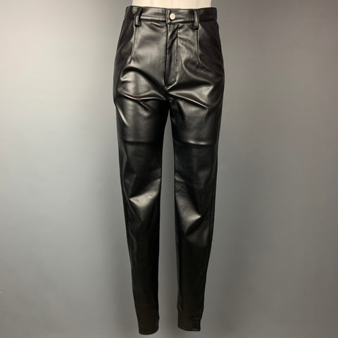 AKIRA NAKA Taille M Pantalon décontracté plissé ajusté en simili cuir noir