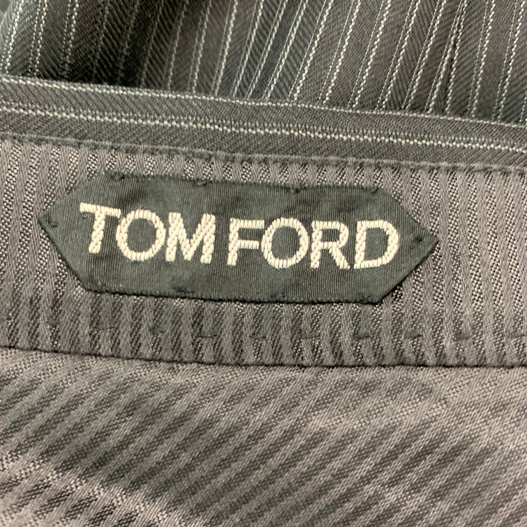 TOM FORD Size 48 Long Black Grey Pinstripe Wool Peak Lapel Suit