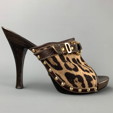 DOLCE &amp; GABBANA Sandalias tipo zueco de cuero de lona marrón y beige talla 10