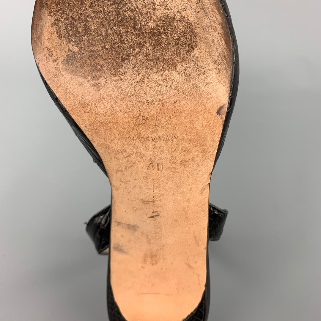 MANOLO BLAHNIK Carolyne Talla 10 Zapatos de tacón con tira trasera en piel de cocodrilo negra