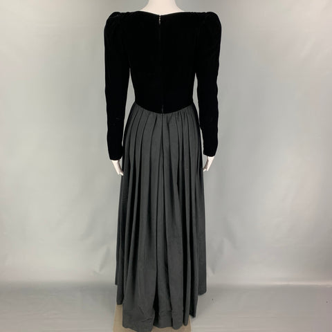 CAROLYNE ROEHM Size 6 Black Taffeta Moare' Long Dress