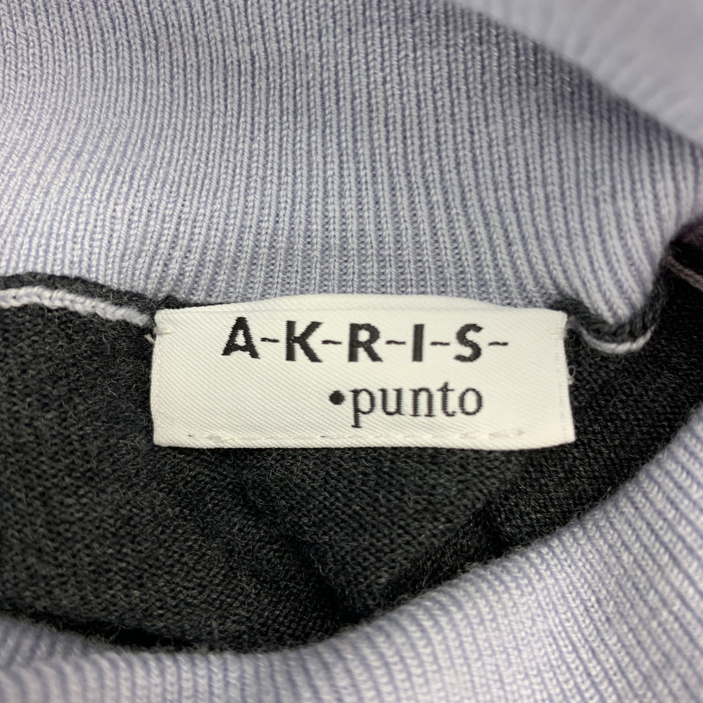 AKRIS 12 Light Blue & Charcoal Grey Wool Color Block Turtleneck Pullover
