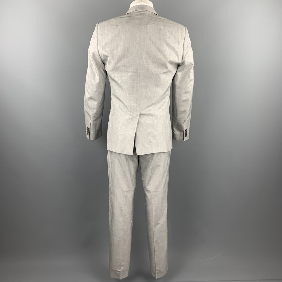 DOLCE & GABBANA Size 38 Regular Light Grey Silk Peak Lapel Suit