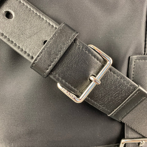 Sac messager à bandoulière en nylon et cuir noir PRADA