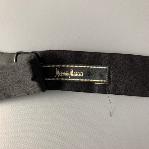 NEIMAN MARCUS Corbata de seda negra