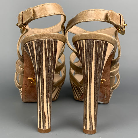 PRADA Talla 6.5 Sandalias de tacón con plataforma de cuero color topo y beige