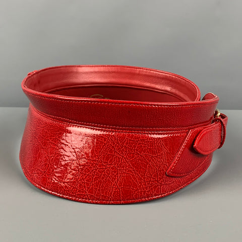 OSCAR DE LA RENTA Waist Size M Red Leather Corset Belt