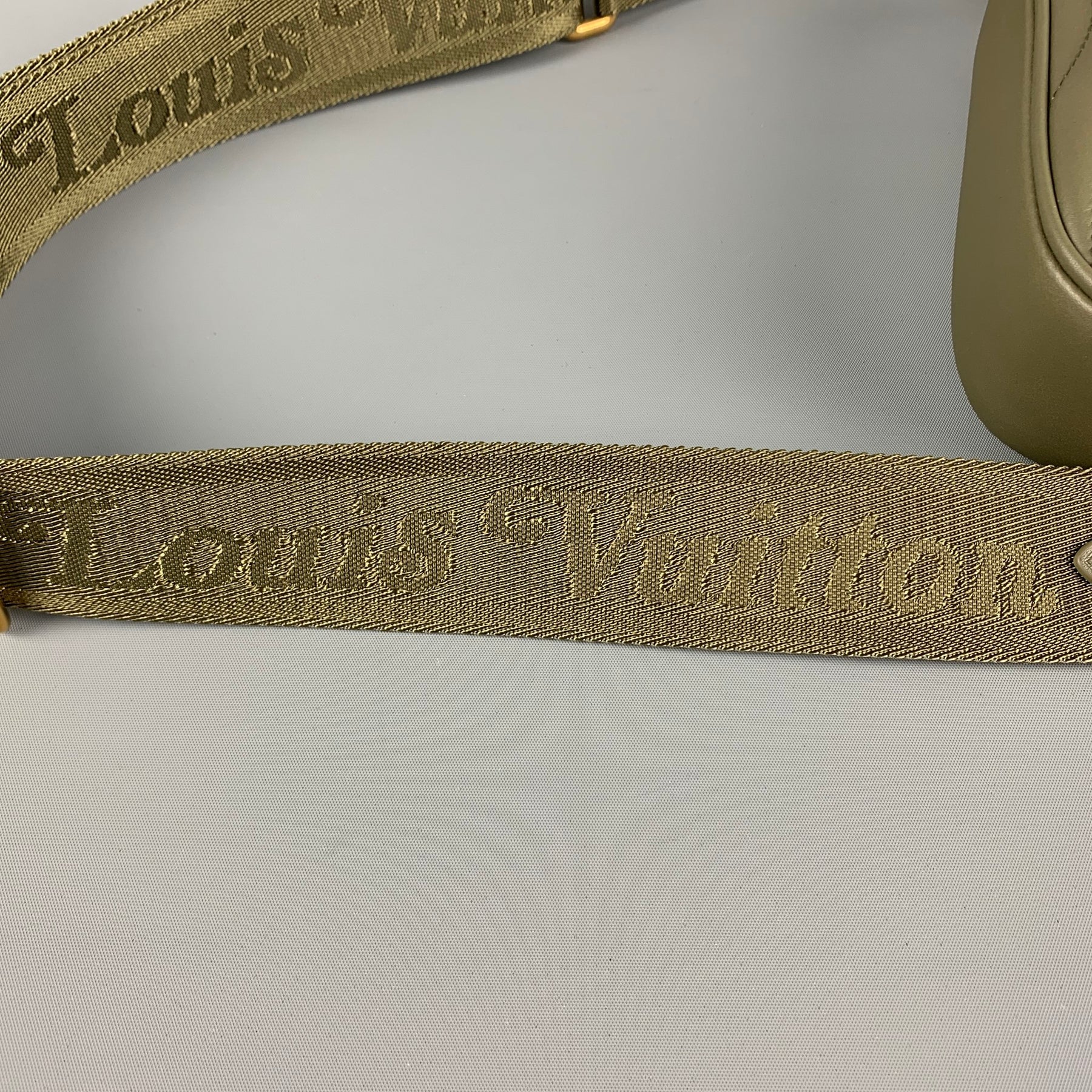 Shop Louis Vuitton Louis vuitton new wave multi-pochette (M58941, M57864,  M56471, M57942, M56461) by lifeisfun