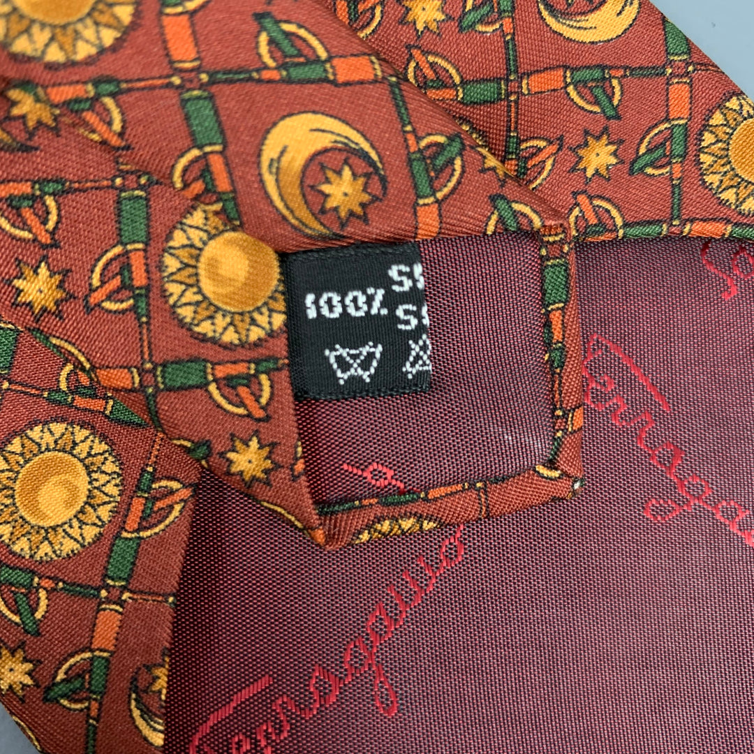SALVATORE FERRAGAMO Corbata de seda con estampado de sol y luna color cobre