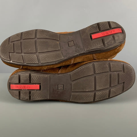 PRADA Baskets montantes en daim marron taille 10