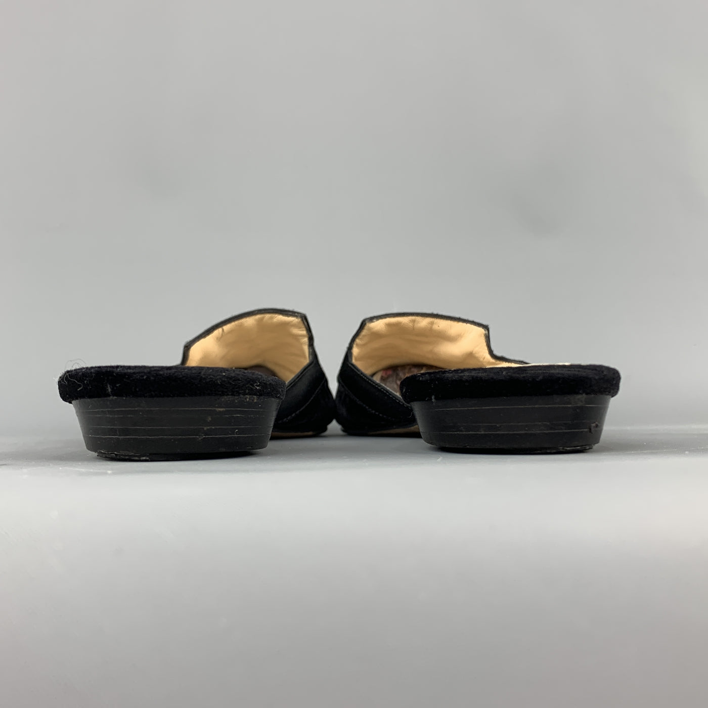 OSCAR DE LA RENTA Size 10 Black Emboidered Velvet  Mule Flats
