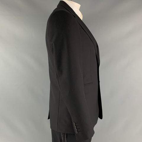 BURBERRY LONDON Taille 42 Manteau de sport court à revers cranté en laine unie noire