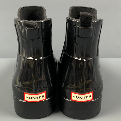 HUNTER Size 7 Black Gloss Rubber Ankle Boots