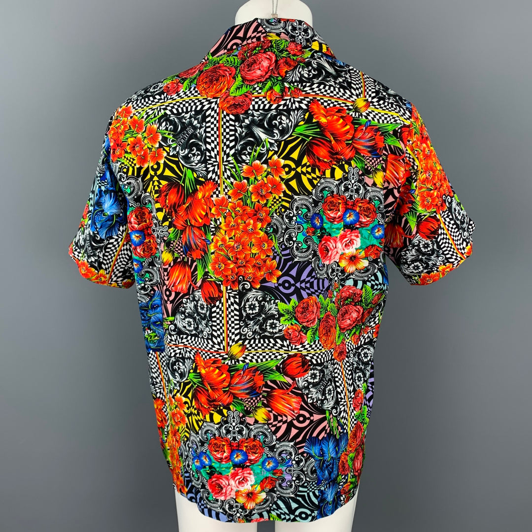 VERSACE JEANS COUTURE Talla S Camisa de manga corta Camp de viscosa con estampado multicolor