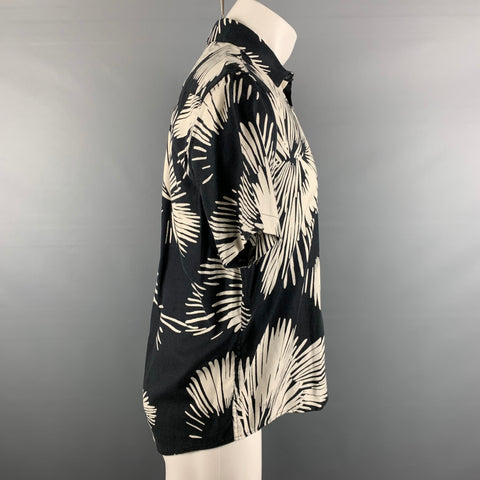 SAMSOE & SAMSOE Size M Black White Abstrack floral Cotton Short Sleeve Shirt