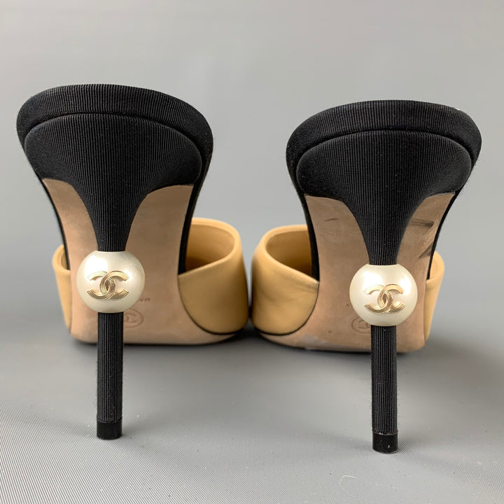 CHANEL Talla 11 Zapatos de tacón CC con perlas de cuero de grosgrain en dos tonos en beige y negro
