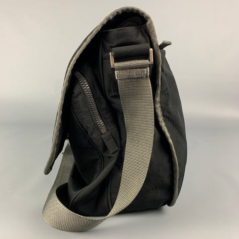 PRADA Sac messager Tessuto en polyamide noir et gris