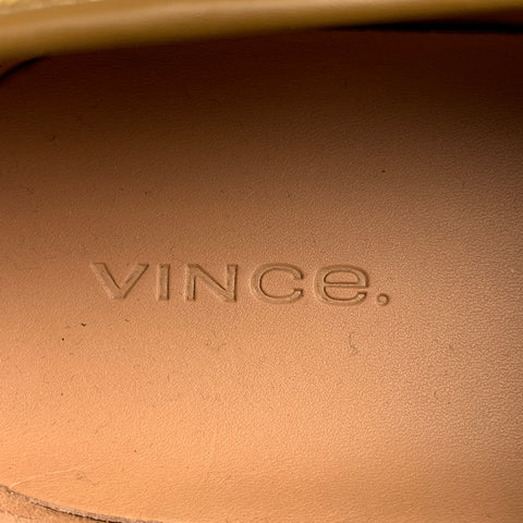 VINCE Talla 10.5 Mocasines sin cordones de ante perforados beige