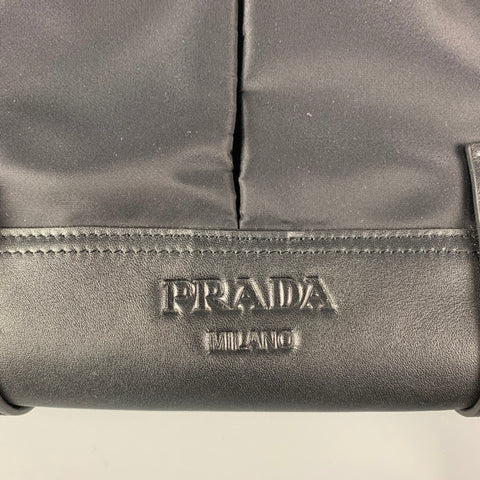 Sac messager à bandoulière en nylon et cuir noir PRADA