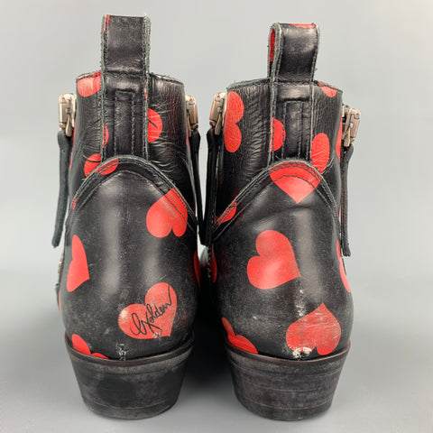 GOLDEN GOOSE Viand Talla 7.5 Botines de cuero con estampado de corazones en negro y rojo