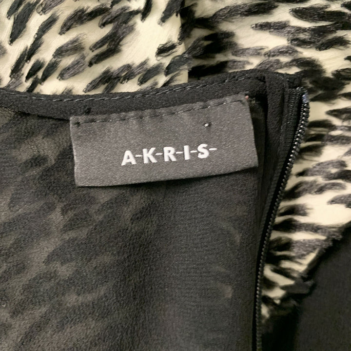 AKRIS Size 6 Black & White Viscose & Silk Blouse