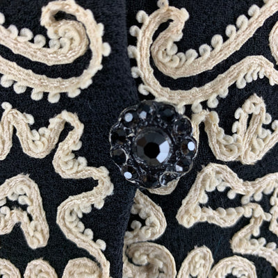 DONNA KARAN Size 6 Black Cream Wool Embroidered V-Neck Vest