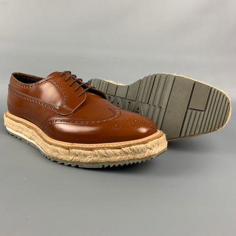 PRADA Taille 8 Chaussures à lacets en cuir perforé marron