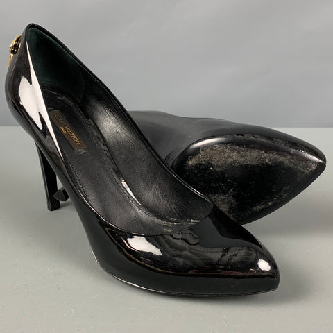 LOUIS VUITTON Size 7 Black Patent Leather Pumps