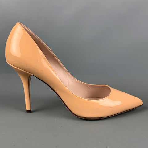 DOLCE &amp; GABBANA Zapatos de tacón con punta en punta de charol beige talla 7