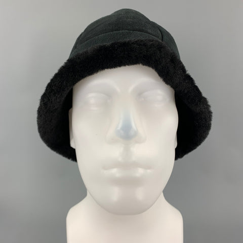 Bonnet d'hiver en peau de mouton noir taille M/L EMU