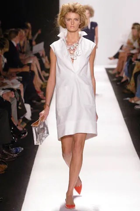 OSCAR DE LA RENTA Clear Lucite Necklace