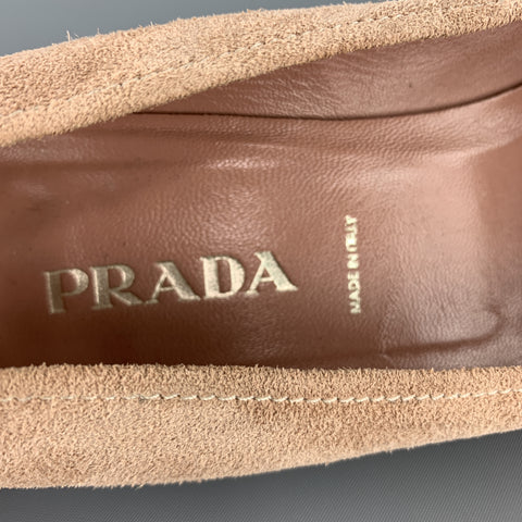 PRADA Talla 9.5 Zapatos de tacón de gatito con mocasín de ante beige