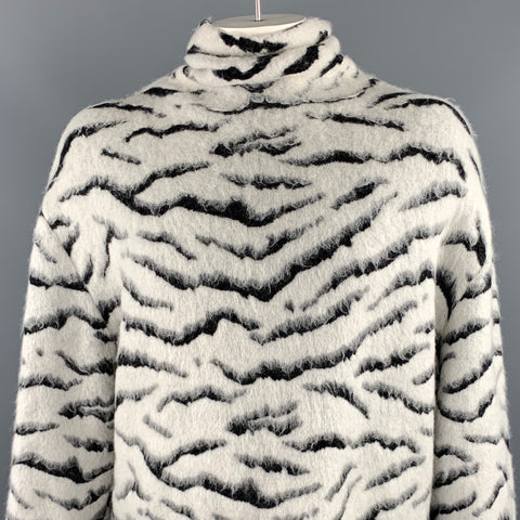 GIVENCHY Talla XS Suéter de cuello alto en mezcla de mohair de tigre blanco y negro