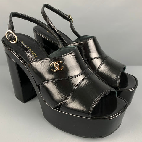 CHANEL Talla 10.5 Sandalias con plataforma de charol negro
