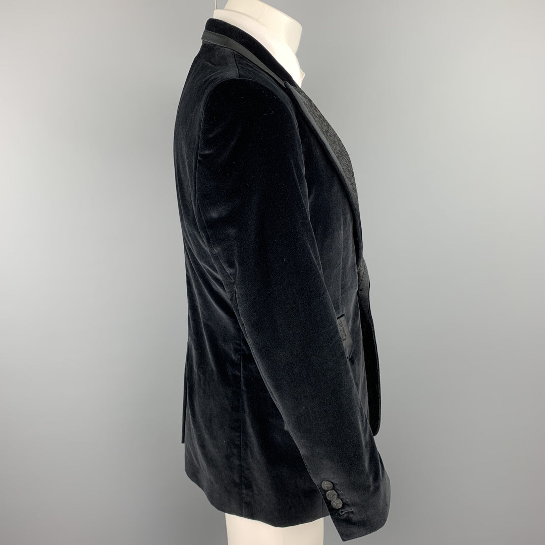 DOLCE & GABBANA Size 40 Black Velvet Peak Lapel Sport Coat