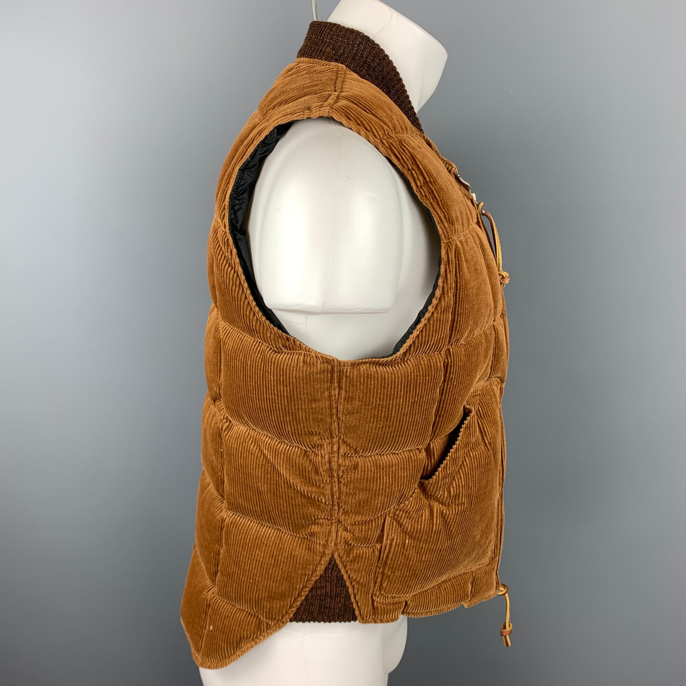 MONITALY Size M Brown Quilted Corduroy Zip Up Vest