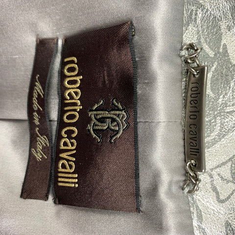 ROBERTO CAVALLI Talla 4 Chaqueta motera recortada metálica de cuero con estampado plateado