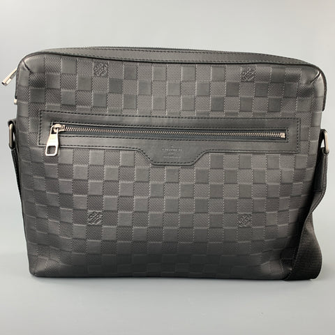 LOUIS VUITTON Sac messager District en cuir Damier Infini noir